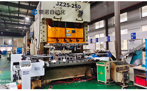 250T沖床三次元機(jī)械手，BYD新能源汽車